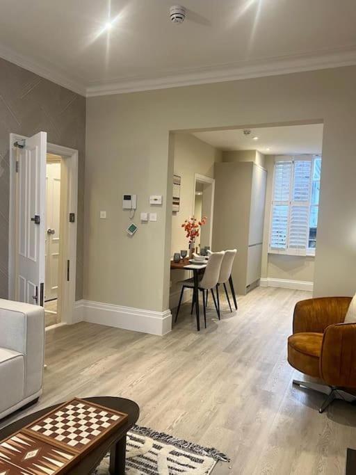 Apartamento New Flat In Holland Park Londres Exterior foto